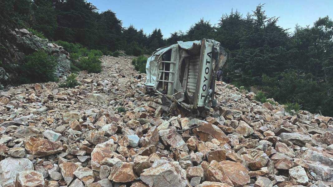 Yayla yolunda feci kaza: 3 ölü, 1 çocuk yaralı 5